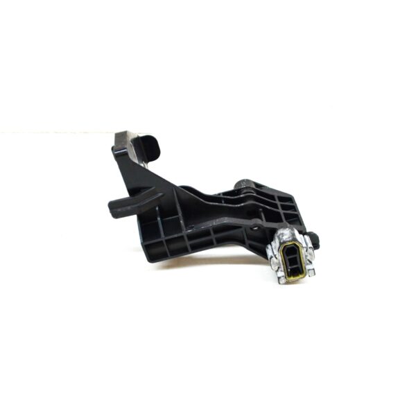 MERCEDES-BENZ C W205 Left Side Radiator Holder A2055014320 ORIGINAL - Image 3