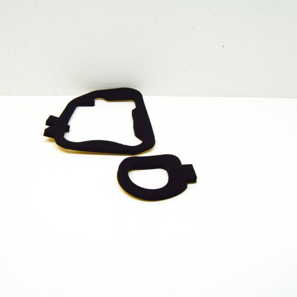 BMW 1 E88 Rear Right Taillight Seal 63217303320 7303320 ORIGINAL - Image 3