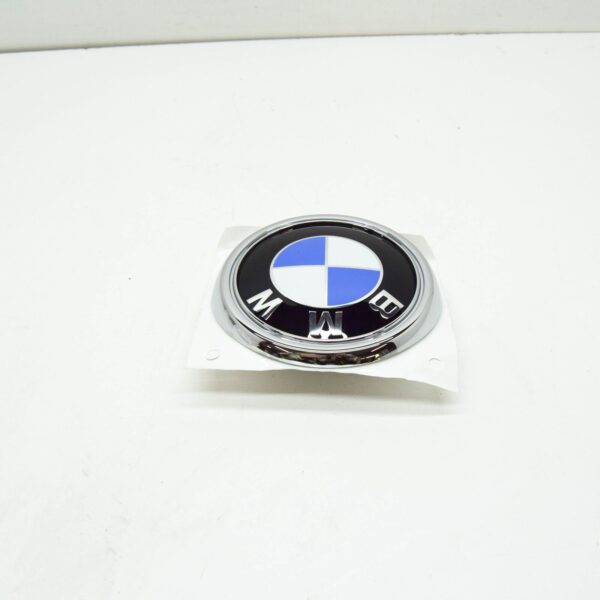BMW F26 SAC Trunk Lid BMW Emblem Badge 7340321 51147340321 NEW - Image 2