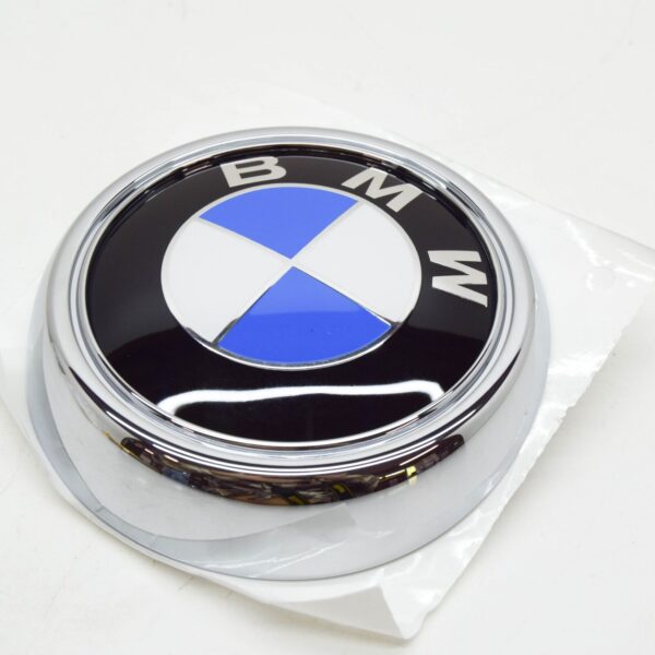 BMW F26 SAC Trunk Lid BMW Emblem Badge 7340321 51147340321 NEW - Image 5