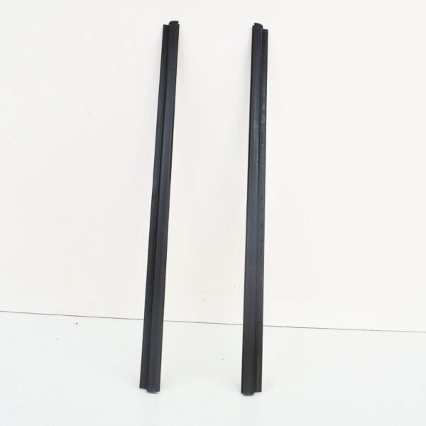 BMW 5 E34 Rear Lower Door Weather Strip Pair Set 51221944421 ORIGINAL - Image 4