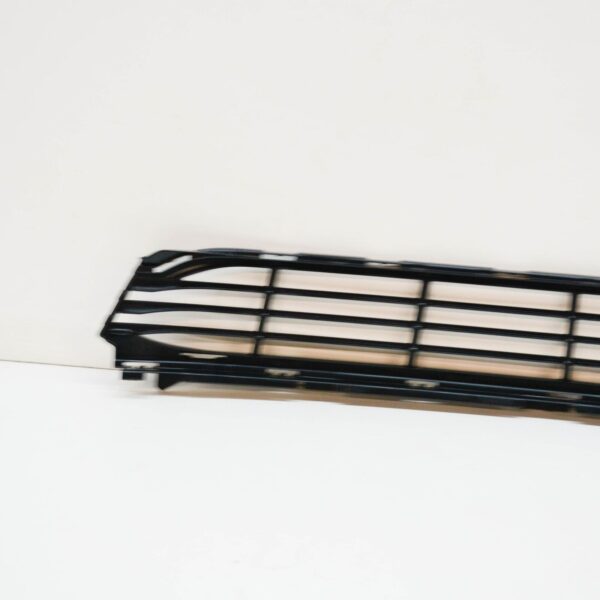 BMW 7 G11 Front Bumper Center Air Intake Grille 51117486832 ORIGINAL - Image 4