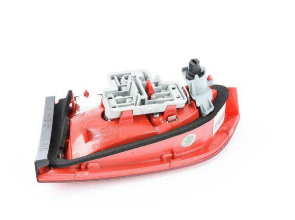 AUDI A4 B8 Rear Left Inner Taillight 8K9945093A ORIGINAL - Image 2