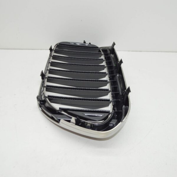 BMW 5 G30 Front Right Grill 51138070470 8070470 ORIGINAL - Image 3