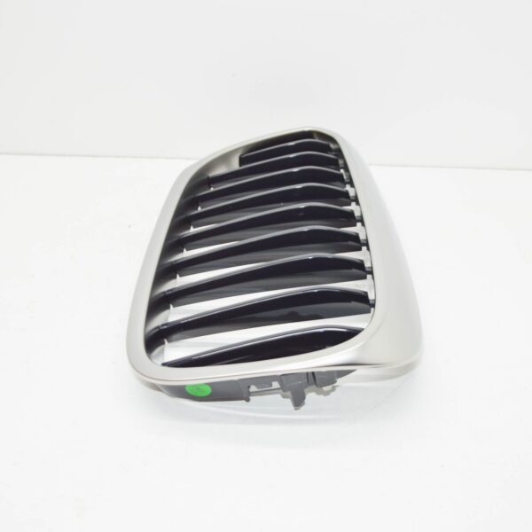 BMW 5 G30 Front Right Grill 51138070470 8070470 ORIGINAL - Image 5
