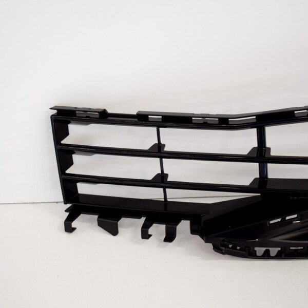 BMW 5 G30 Front Bumper Right Grille 51117385278 ORIGINAL - Image 5