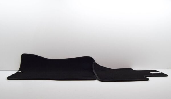 BMW Z4 Roadster E89 Floor Mat Set 51477222157 7222157 ORIGINAL - Image 4