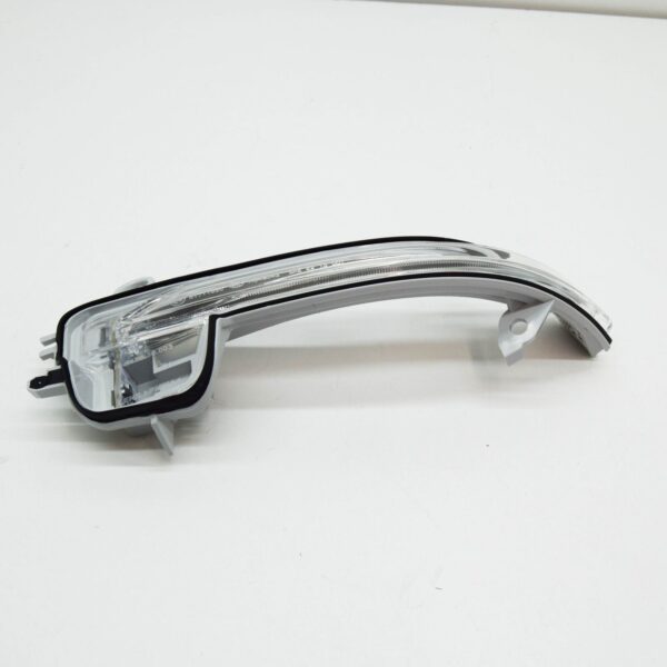 BMW X1 F48 Front Left Door Mirror Turn Indicator 63137377963 ORIGINAL - Image 3
