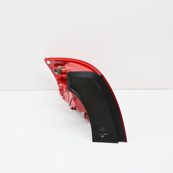AUDI A4 Convertible B7 Rear Right Outer Taillight 8H0945096E ORIGINAL - Image 5