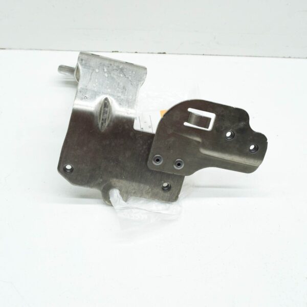 BMW M8 Cabrio F91 Front Right Vertical Connection Support 8079932 ORIGINAL - Image 3