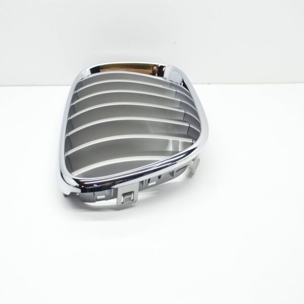BMW X3 F25 Front Radiator Right Grille Chrome 51117237422 7237422 ORIGINAL - Image 4