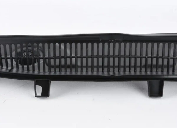 BMW X1 F48 Front Wiper Cowl Trim 51717350591 LHD ORIGINAL - Image 3