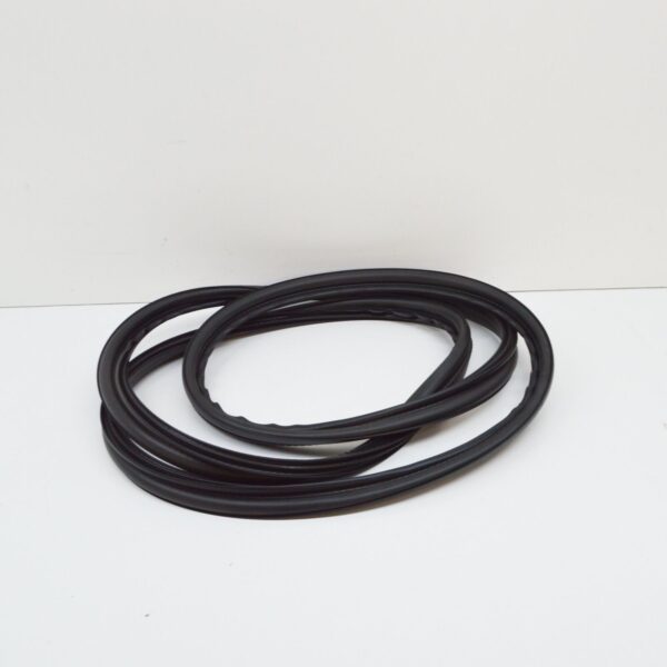 BMW 5 Touring E39 Trunk Lid Rear Window Weatherstrip 51718190689 ORIGINAL - Image 3