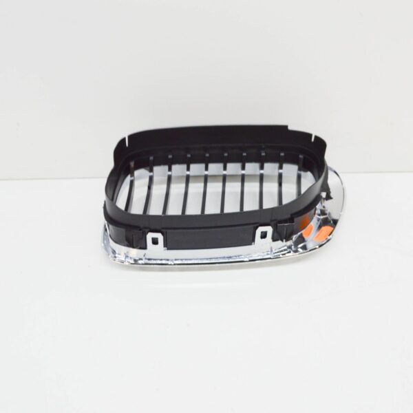BMW 3 E46 Front Bumper Right Grille 51138208684 ORIGINAL - Image 4