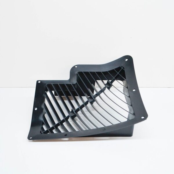 BMW X5 E70 Front Right Air Duct Cover 51747169418 7169418 ORIGINAL - Image 4