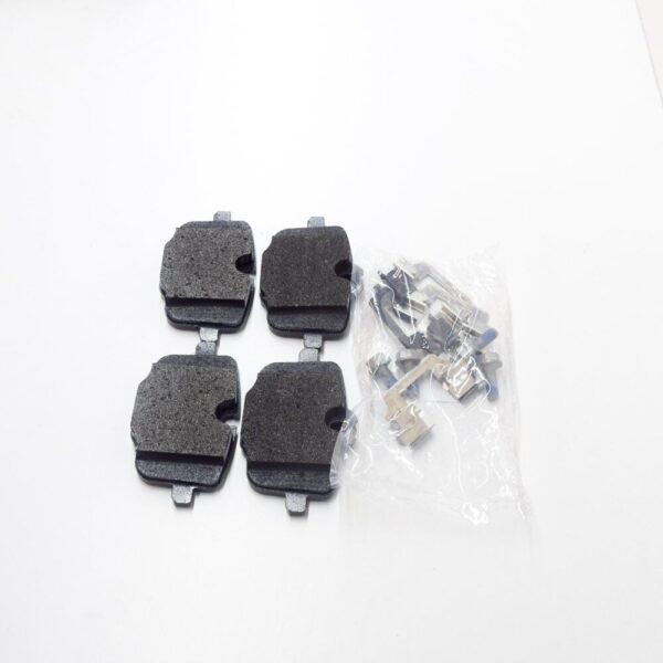 BMW 5 G30 Rear Brake Disc Pads Set 34216890353 6890353 2019 ORIGINAL - Image 3