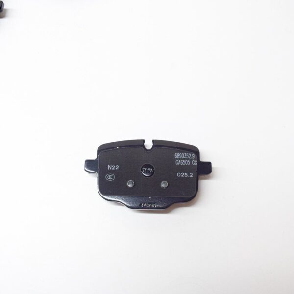 BMW 5 G30 Rear Brake Disc Pads Set 34216890353 6890353 2019 ORIGINAL - Image 5
