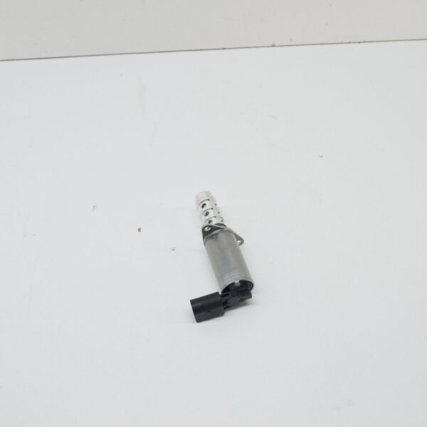 AUDI A3 8P Engine Variable Valve Timing Solenoid 06F109257C ORIGINAL - Image 3