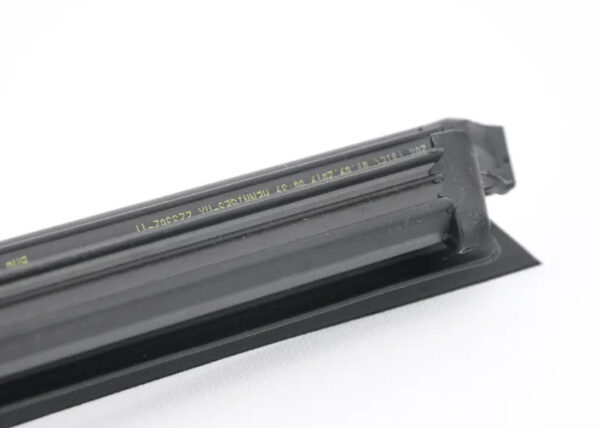 BMW X3 G01 Front Right Door Window Cavity Seal 51337393418 7393418 ORIGINAL - Image 4
