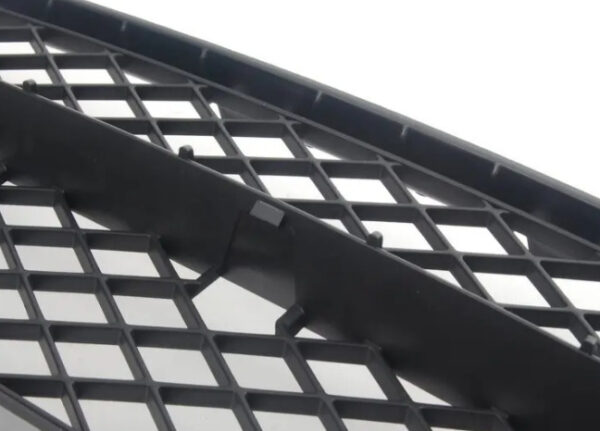 BMW 5 Touring E61 Front Bumper Lower Center Grill 51117178115 ORIGINAL - Image 3