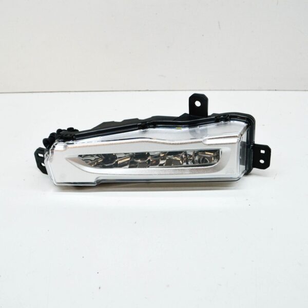 BMW X5 G05 Front Right Fog Light 7406366 63177406366 ORIGINAL - Image 3