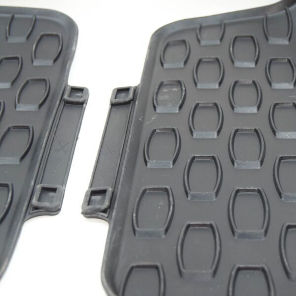 BMW 5 E60 Rear All Weather Floor Mats 51472409274 ORIGINAL - Image 2