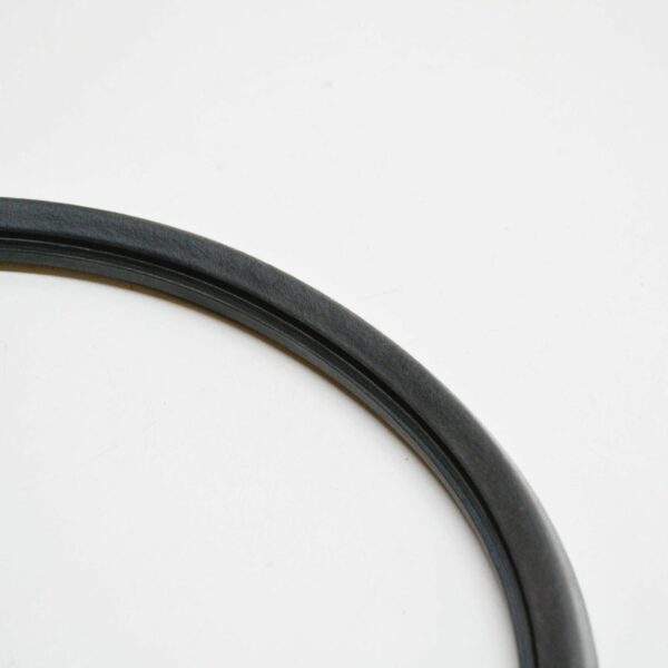 BMW E38 Sedan Tail Light Housing Seal 8360083 63218360083 NEW - Image 4