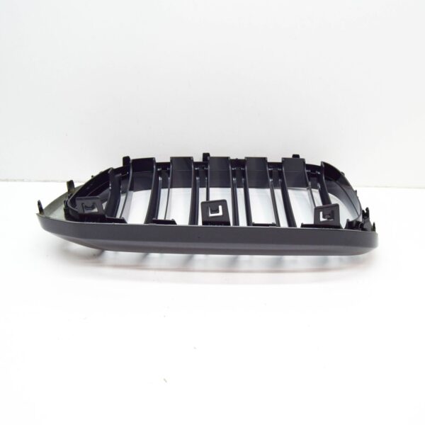 BMW X4 G02 F98 Front Right Radiator Grille 51118098092 ORIGINAL - Image 3