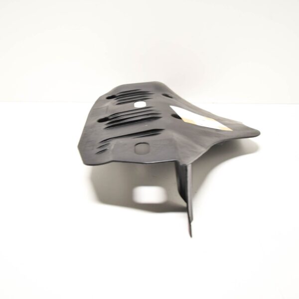 BMW 1 F20 ORIGINAL Rear Right Control Arm Cover Plastic 6796138 2017 - Image 2