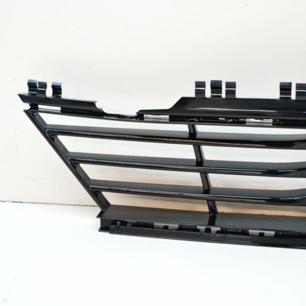 BMW 7 G11 G12 Front Bumper Center Lower Grille 51117475118 ORIGINAL - Image 2