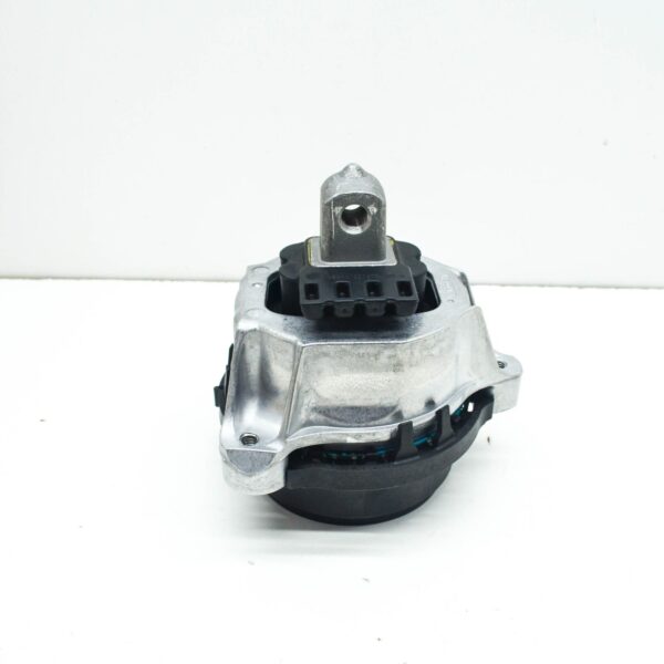 BMW M5 F90 Left Side Engine Mount 8089821 22118089821 ORIGINAL - Image 3