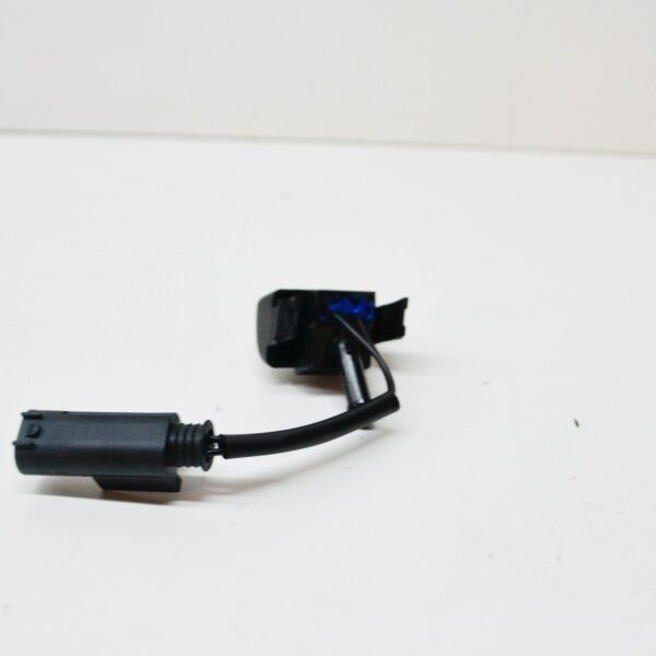 BMW 3 E46 Heated Right Spray Nozzle 61668374366 ORIGINAL - Image 3