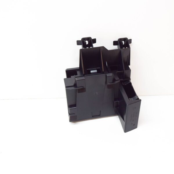 AUDI A3 8V Rear Right Electrical Module Unit Retainer 8V0907471 ORIGINAL