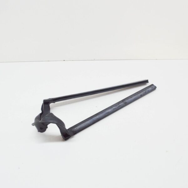 BMW 3 E90 Front Engine Bonnet Seal 51718046965 8046965 ORIGINAL - Image 4