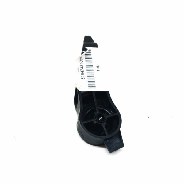 BMW 3 G20 Left Air Duct Bracket 51647434061 ORIGINAL - Image 3
