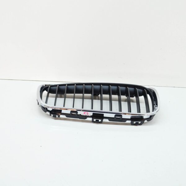 BMW 2 F45 Front Radiator Right Grille 51137300544 7300544 2015 ORIGINAL - Image 3