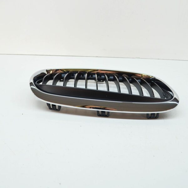 BMW 2 F45 Front Radiator Right Grille 51137300544 7300544 2015 ORIGINAL - Image 5