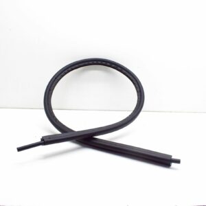 BMW Z4 Roadster E85 Front Right Door Weatherstrip 51727125652 ORIGINAL