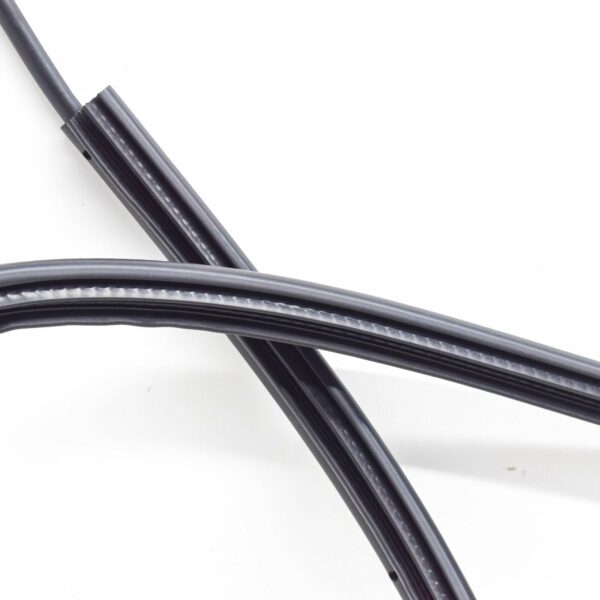 BMW Z4 Roadster E85 Front Right Door Weatherstrip 51727125652 ORIGINAL - Image 5
