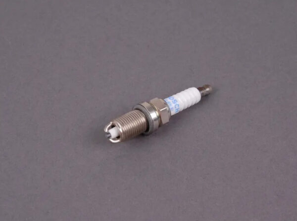 BMW 5 E39 Spark Plug 12129064617 9064617 ORIGINAL
