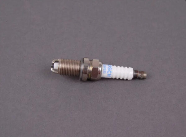 BMW 5 E39 Spark Plug 12129064617 9064617 ORIGINAL - Image 2