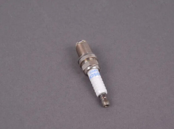 BMW 5 E39 Spark Plug 12129064617 9064617 ORIGINAL - Image 3