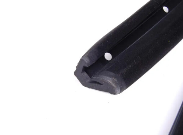 BMW 3 E46 Rear Window Guide 8229833 54318229833 ORIGINAL - Image 3