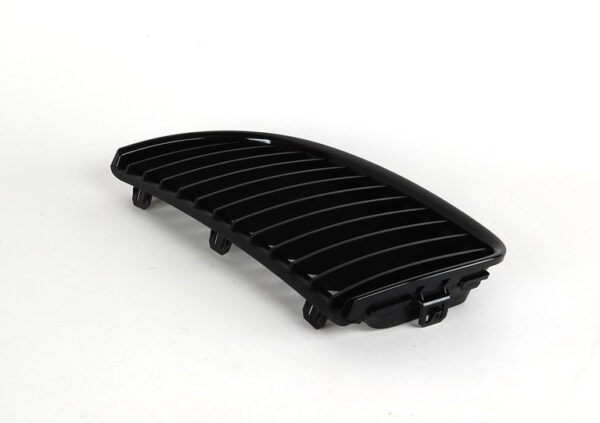 BMW 3 E90 Front Left Radiator M Black Grille 51712151895 ORIGINAL