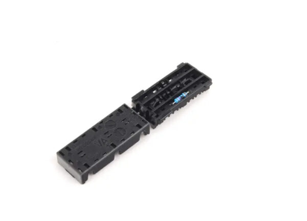 BMW X3 E83 Triple Connector 9129328 61139129328 ORIGINAL - Image 2