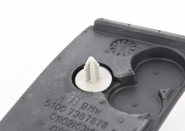 BMW i3 I01 Right Foam Pad 7387878 51007387878 ORIGINAL - Image 3