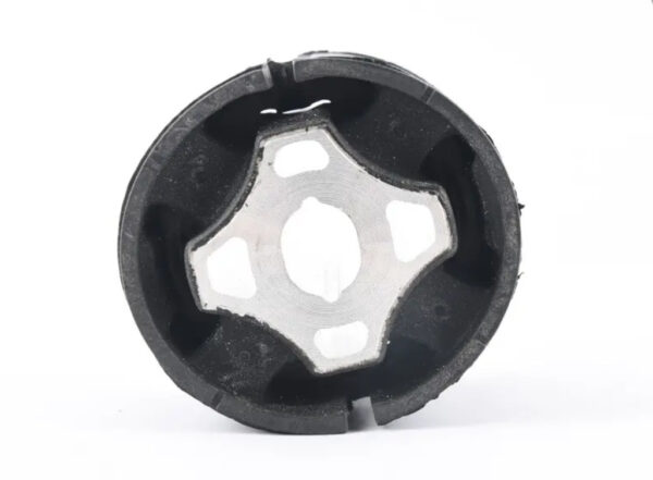 BMW X3 F25 Rear Rubber Mounting 33306786974 6786974 ORIGINAL - Image 3
