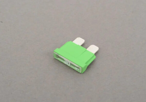 BMW X3 G01 30 Amp 32 Volt Blade Type Spare Fuse 61131372529 ORIGINAL