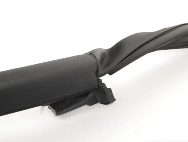 AUDI A4 B7 Front Right Outer Door Seal Rubber 8E0837912M ORIGINAL - Image 5