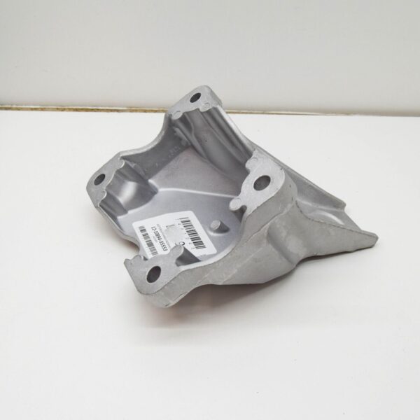 JAGUAR F-PACE X761 Left Side Engine Mount Bracket T4A1045 ORIGINAL - Image 2